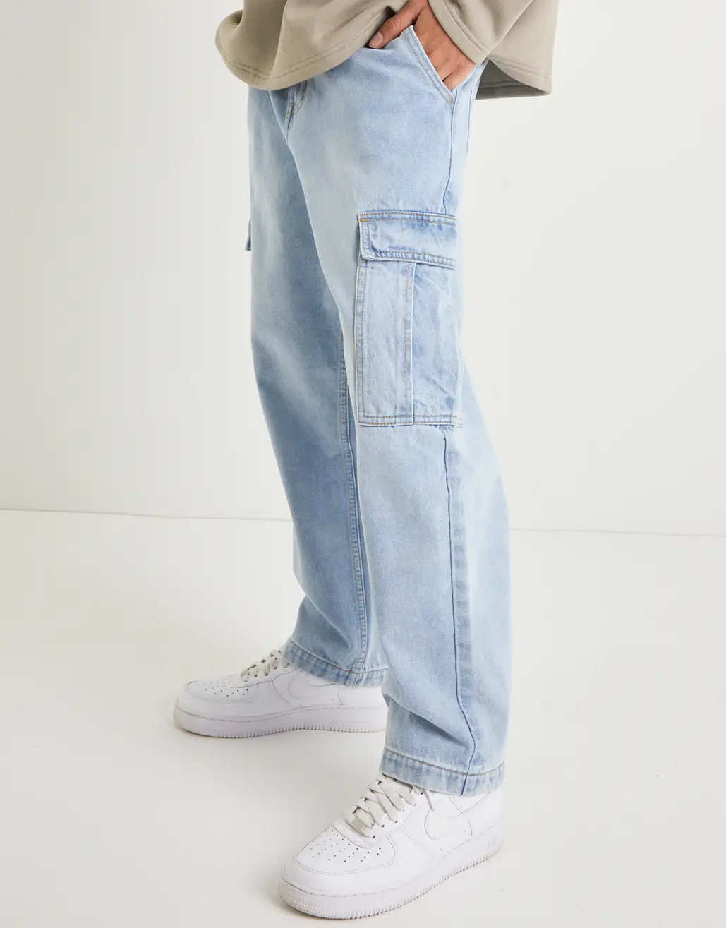 BAGGY FIT CARGO JEANS IN ICE BLUE